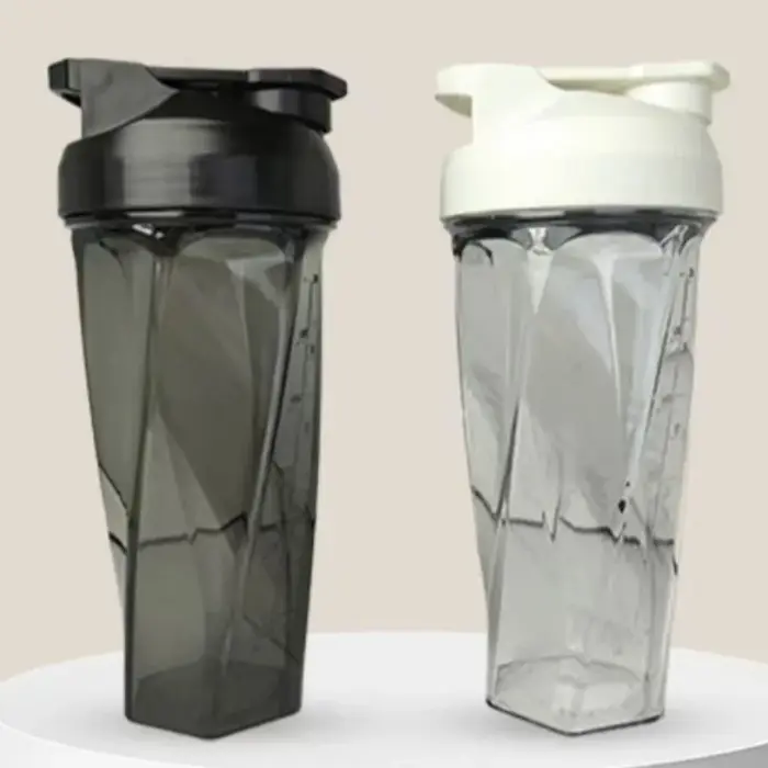 Bouteille mélangeuse vortex de 600 ml pour les shakes protéinés