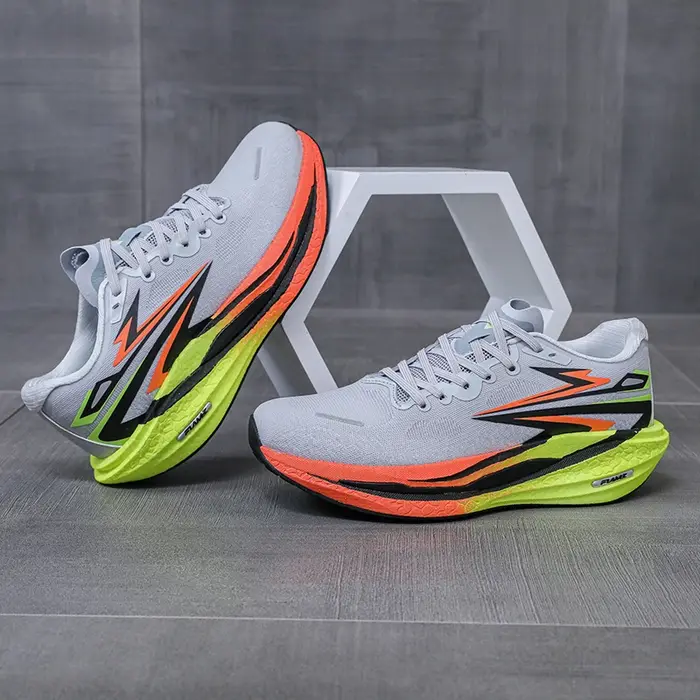 Chaussures de course pour hommes avec plaque en carbone
