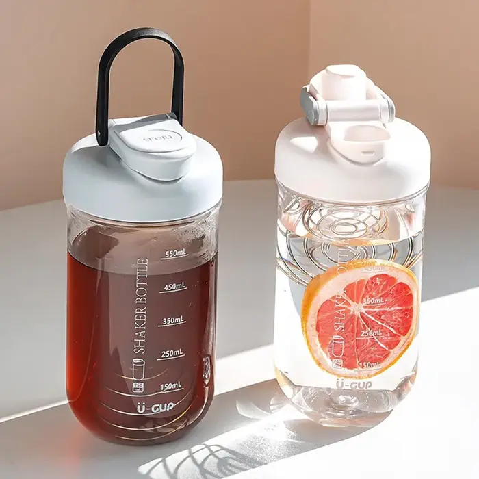 Bouteille d'eau en plastique Tritan de 500 ml grande capacité pour shake protéiné