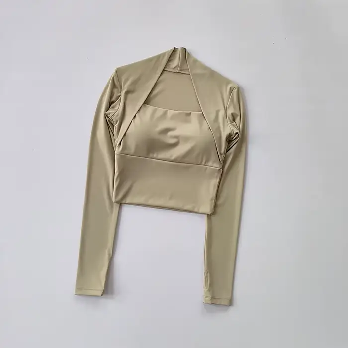 Haut de sport avec coussin de poitrine pour femmes