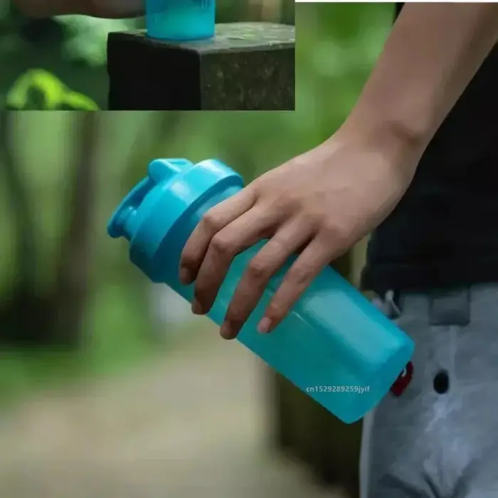 Bouteille de protéines Shaker de sport avec boule en acier