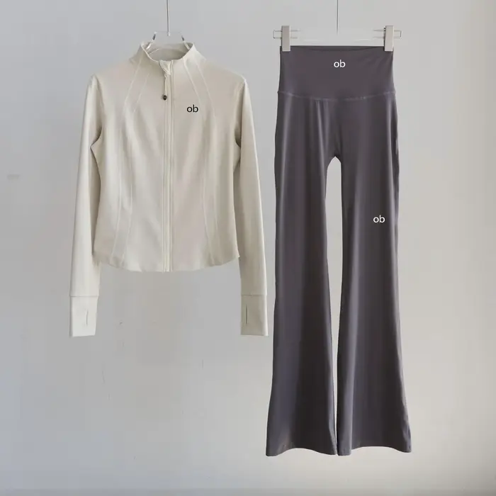 Vêtements de sport pour femmes - nouvelle tendance automne avec col montant ajusté pour l'entraînement, le Pilates, le fitness et la randonnée. Automne/hiver