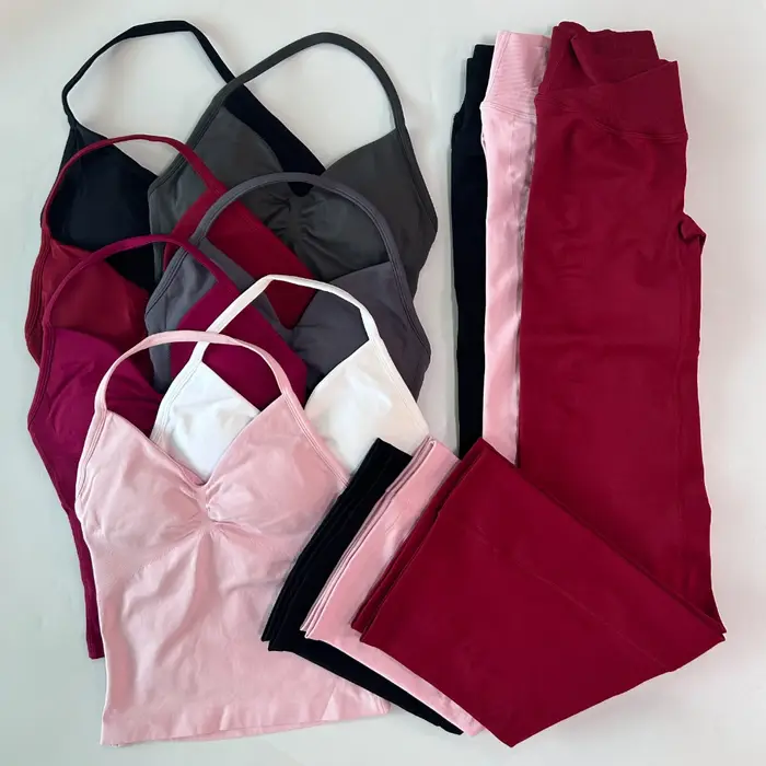 Ensembles de sport deux pièces pour femmes : débardeurs et leggings évasés