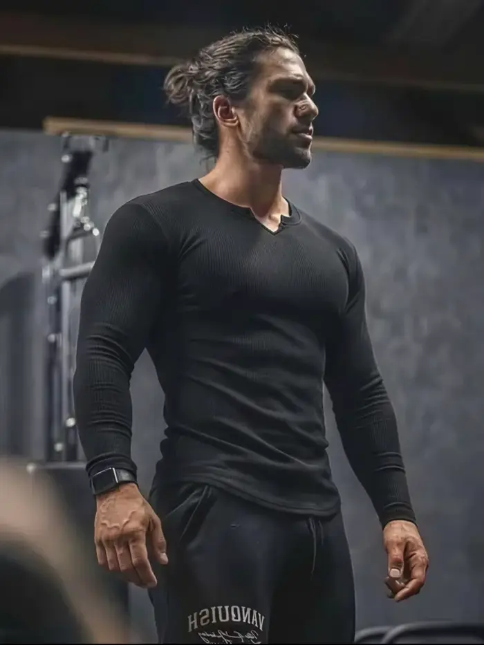 T-shirt de sport à manches longues pour homme, style rétro, col en V, pour la maison et l'extérieur, collection printemps-été, vêtement ajusté pour la gym