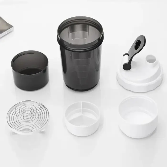 Bouteille de shaker de protéines pour le sport et la salle