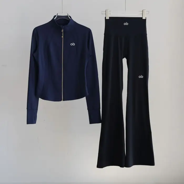 Vêtements de sport pour femmes - nouvelle tendance automne avec col montant ajusté pour l'entraînement, le Pilates, le fitness et la randonnée. Automne/hiver