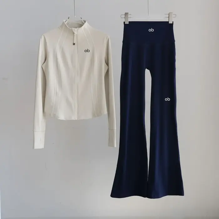 Vêtements de sport pour femmes - nouvelle tendance automne avec col montant ajusté pour l'entraînement, le Pilates, le fitness et la randonnée. Automne/hiver