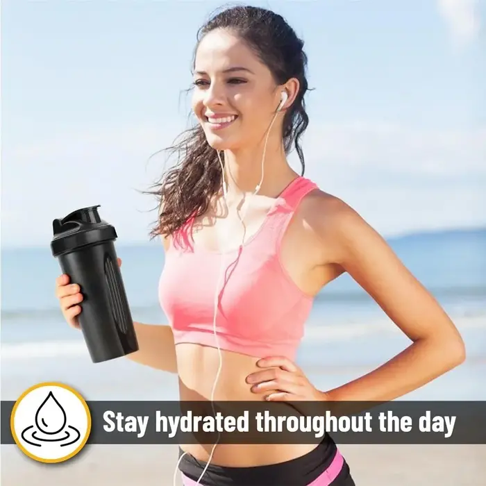 Shaker de 600 ml/20 oz, meilleur gobelet de fitness portable, shaker de protéines sans BPA avec mélangeur pour les passionnés de fitness et les athlètes