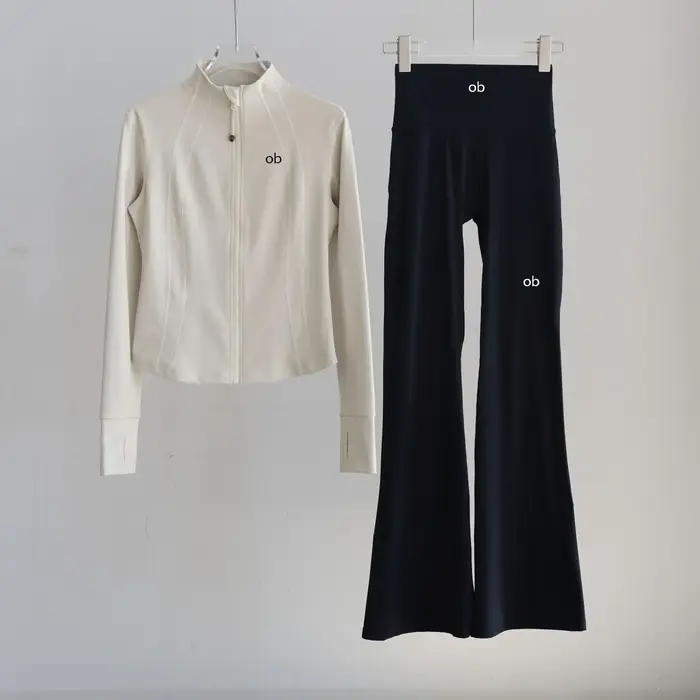 Vêtements de sport pour femmes - nouvelle tendance automne avec col montant ajusté pour l'entraînement, le Pilates, le fitness et la randonnée. Automne/hiver