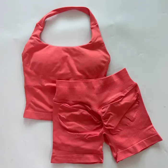Ensemble de sport 2 pièces sans logo pour femme : haut dos nu à licou et short taille haute sans couture