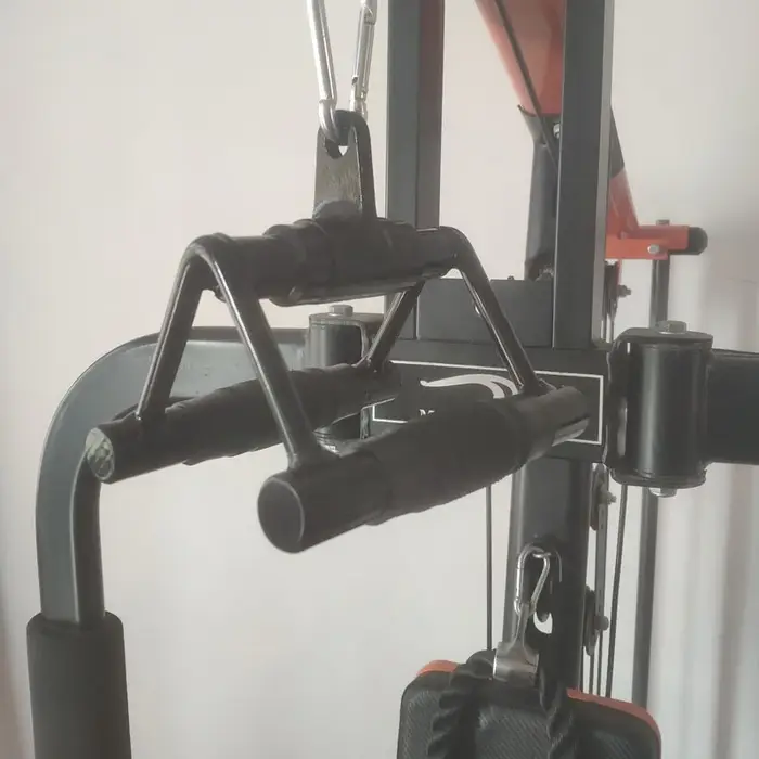 Équipement d'entraînement à la puissance pour biceps