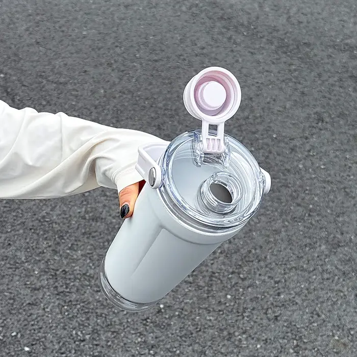Tasse isolée de sport en acier inoxydable