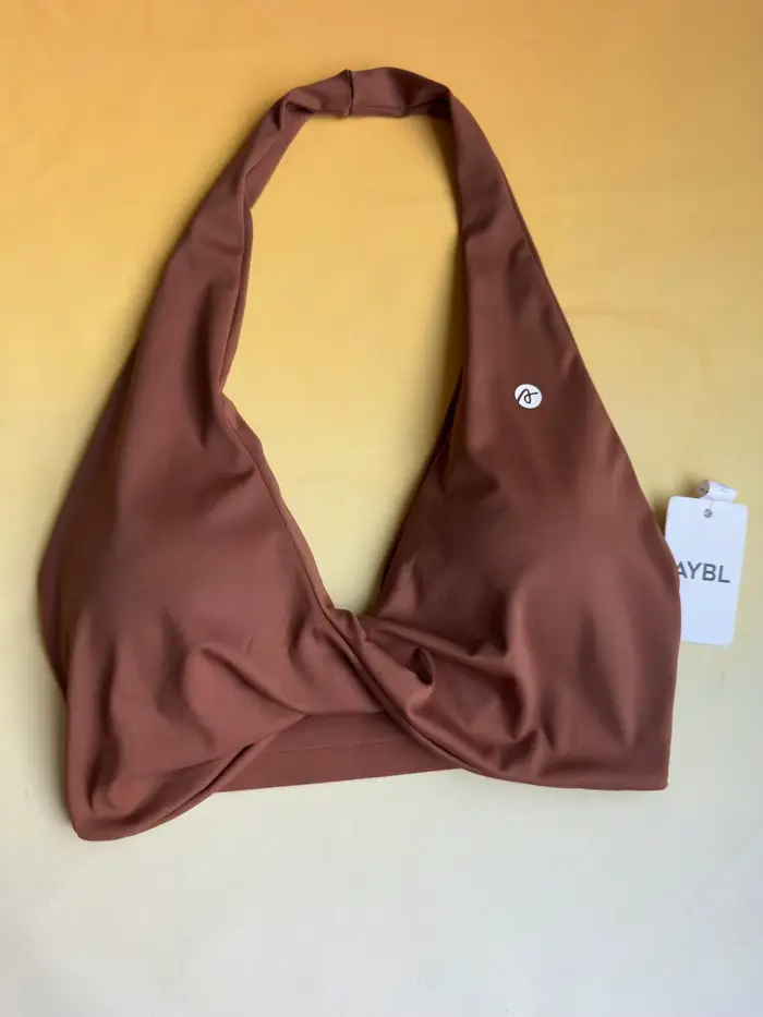 Soutien-gorge de yoga — Haut de sport sexy ; Soutien-gorge élégant avec détail au dos pour la course
