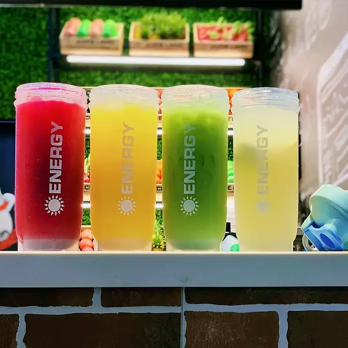 La bouteille Shaker Portable de 500/700ml avec boule d'agitation est parfaite pour les shakes protéinés et les